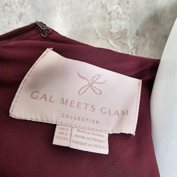 Gal Meets Glam Burgundy Wrap VNeck Jumpsuit Tie Back Wide Leg Size 2 Elegant - Picture 9 of 10